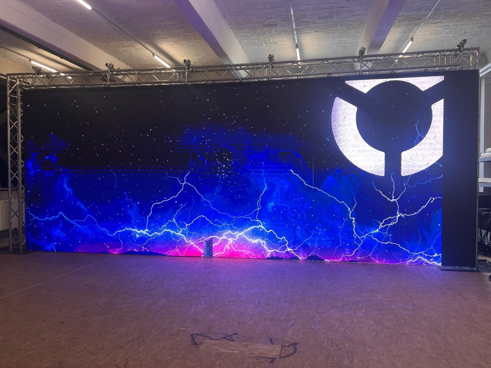 URBAN-PS 8x3m LED Wand im Einsatz am Filmset